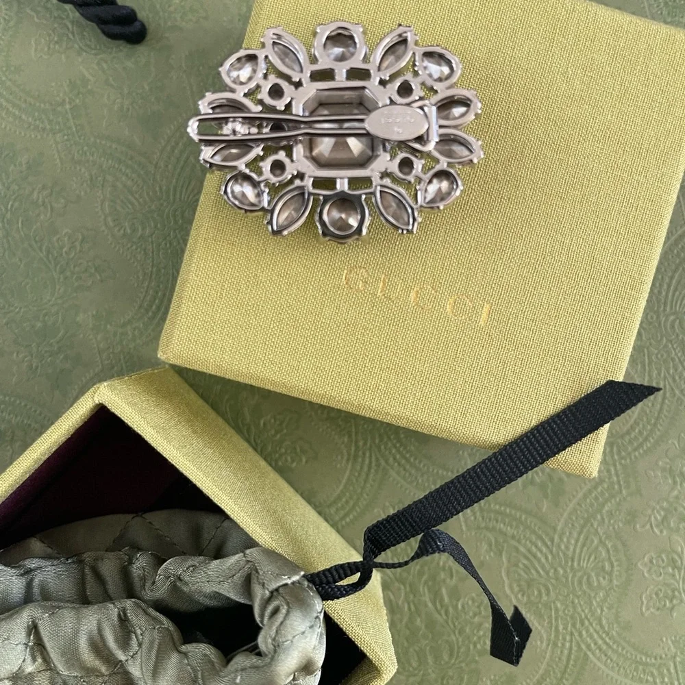 New GUCCI CRYSTAL INTERLOCKING G HAIR CLIP💚🌟